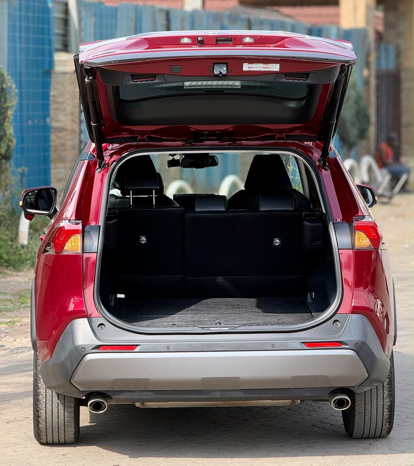 Vehicle photo 8