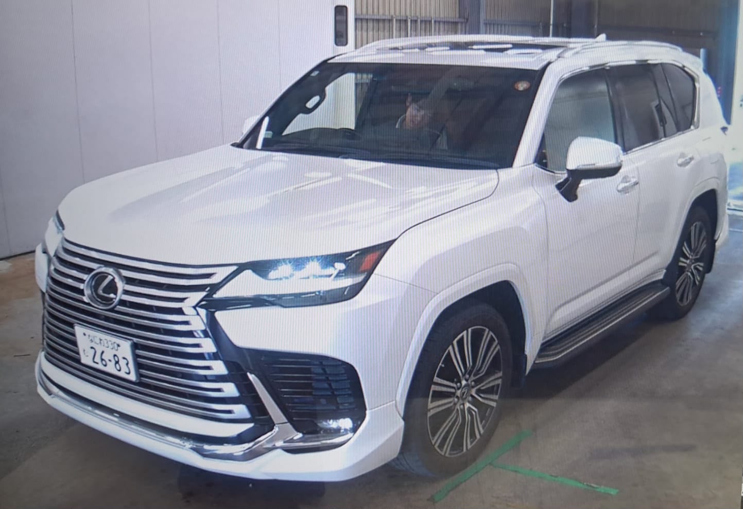 LEXUS LX600