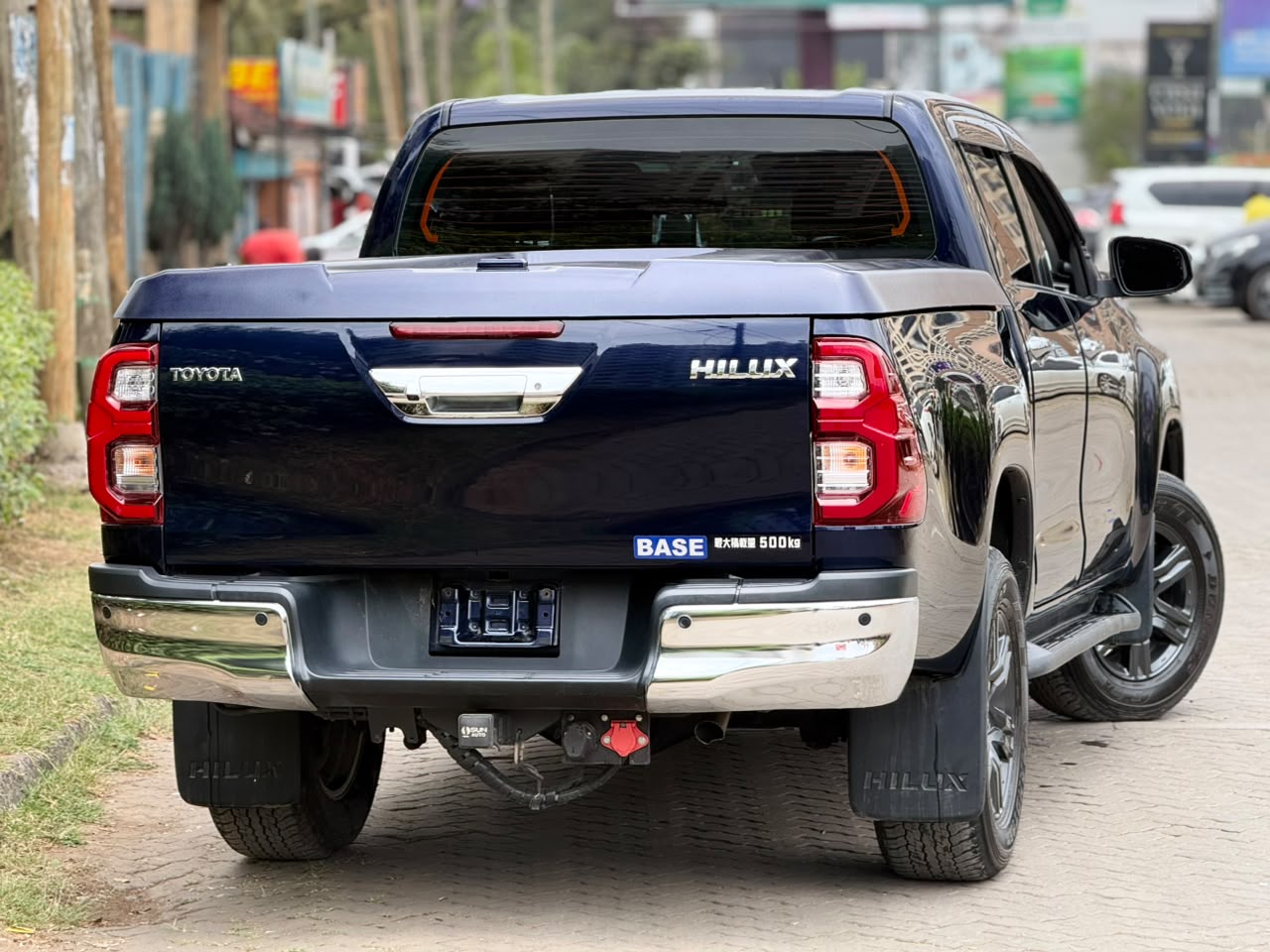 Vehicle photo 4