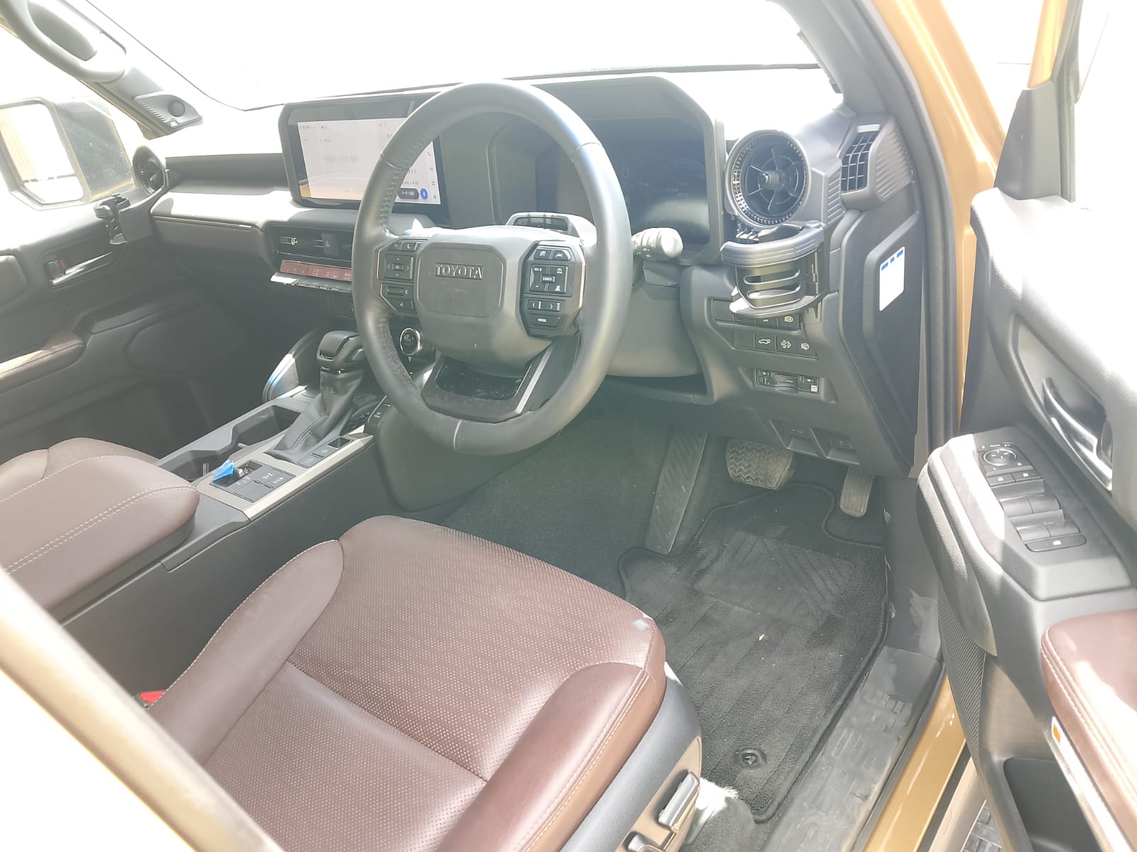 Vehicle photo 3