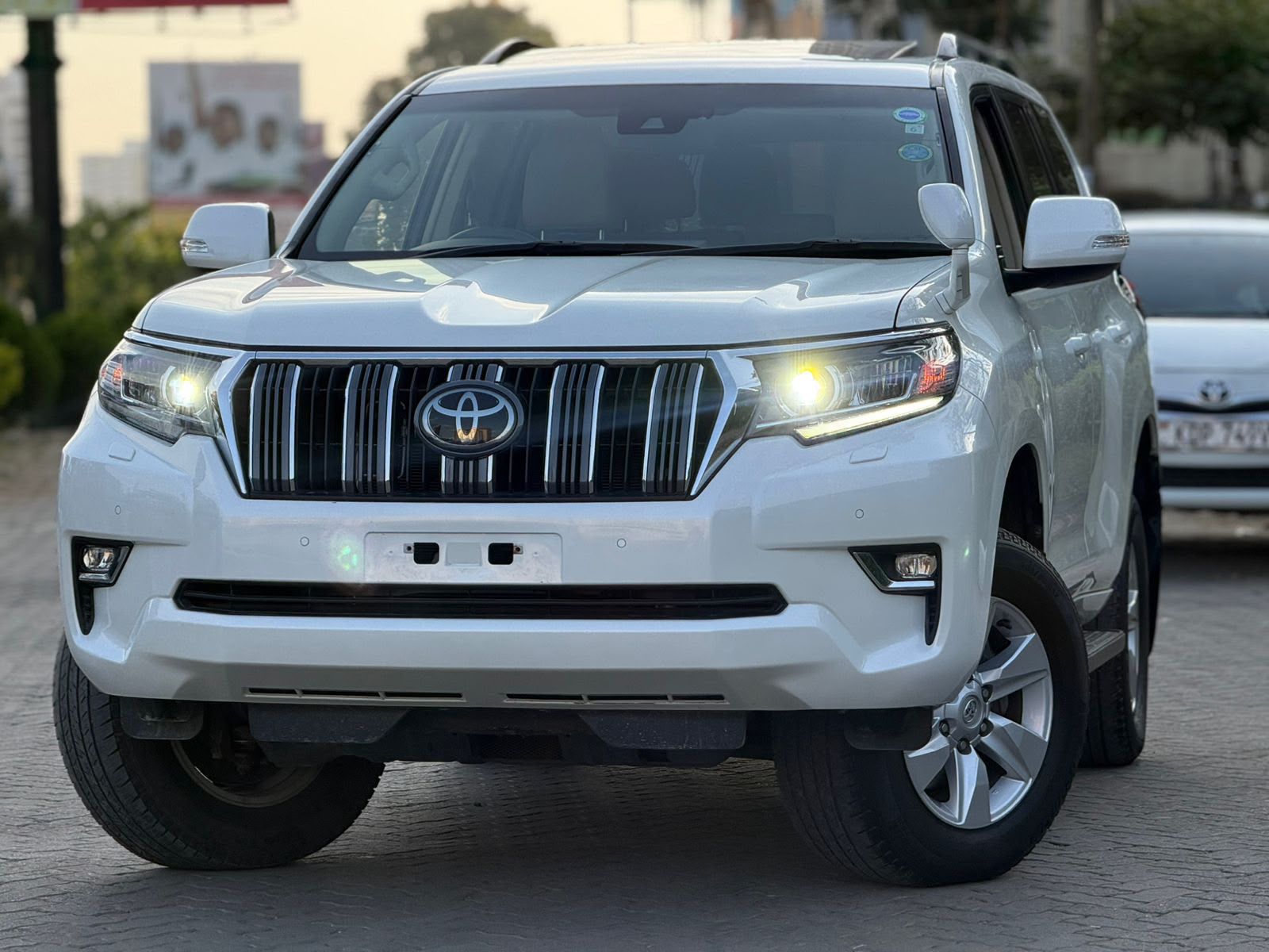 Vehicle photo 3
