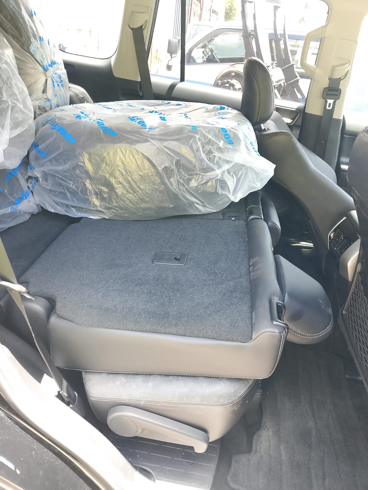 Vehicle photo 5