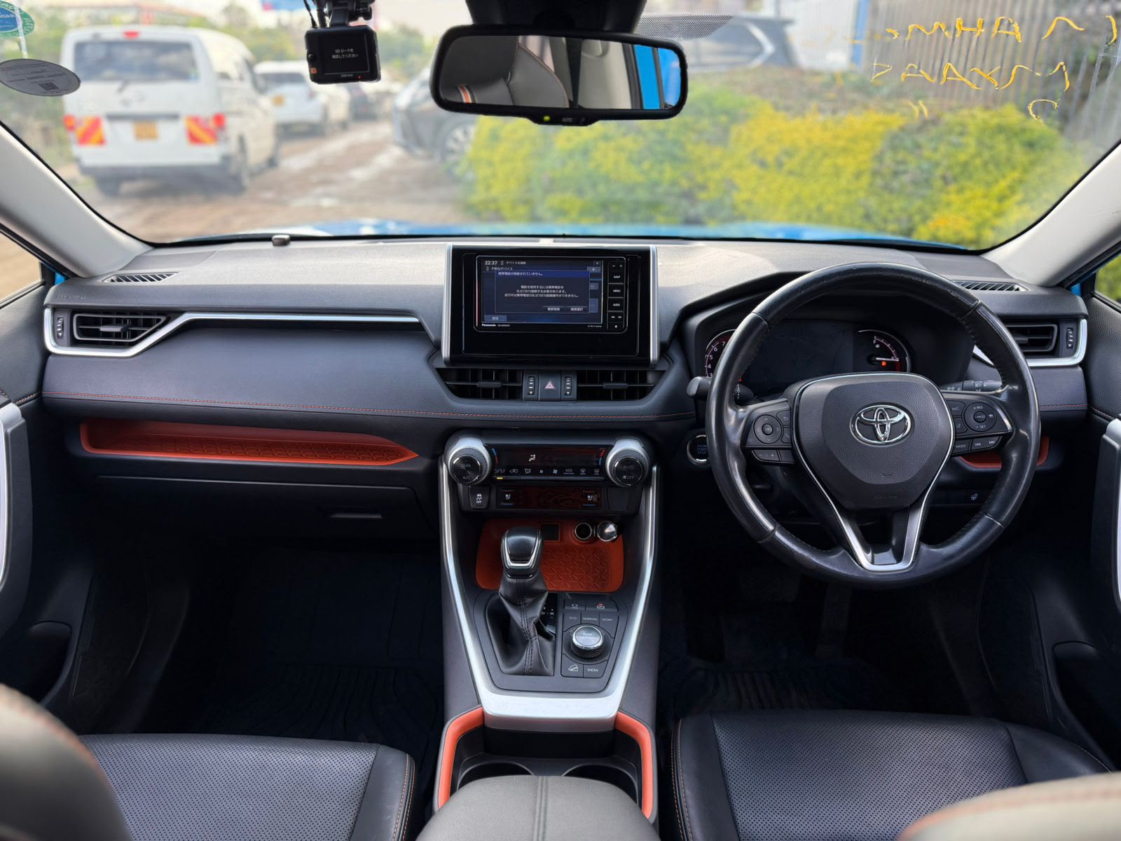 Vehicle photo 8