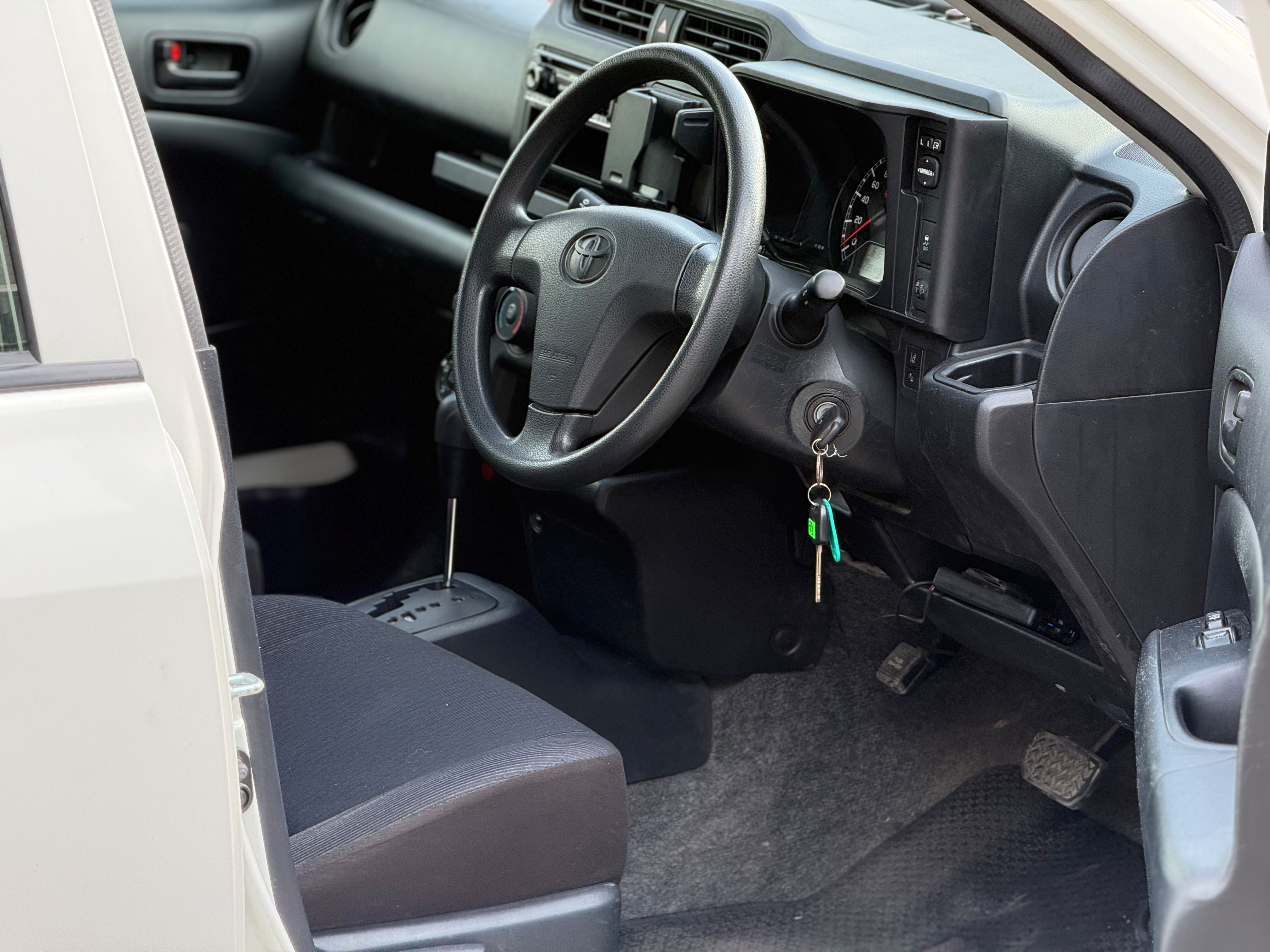Vehicle photo 5