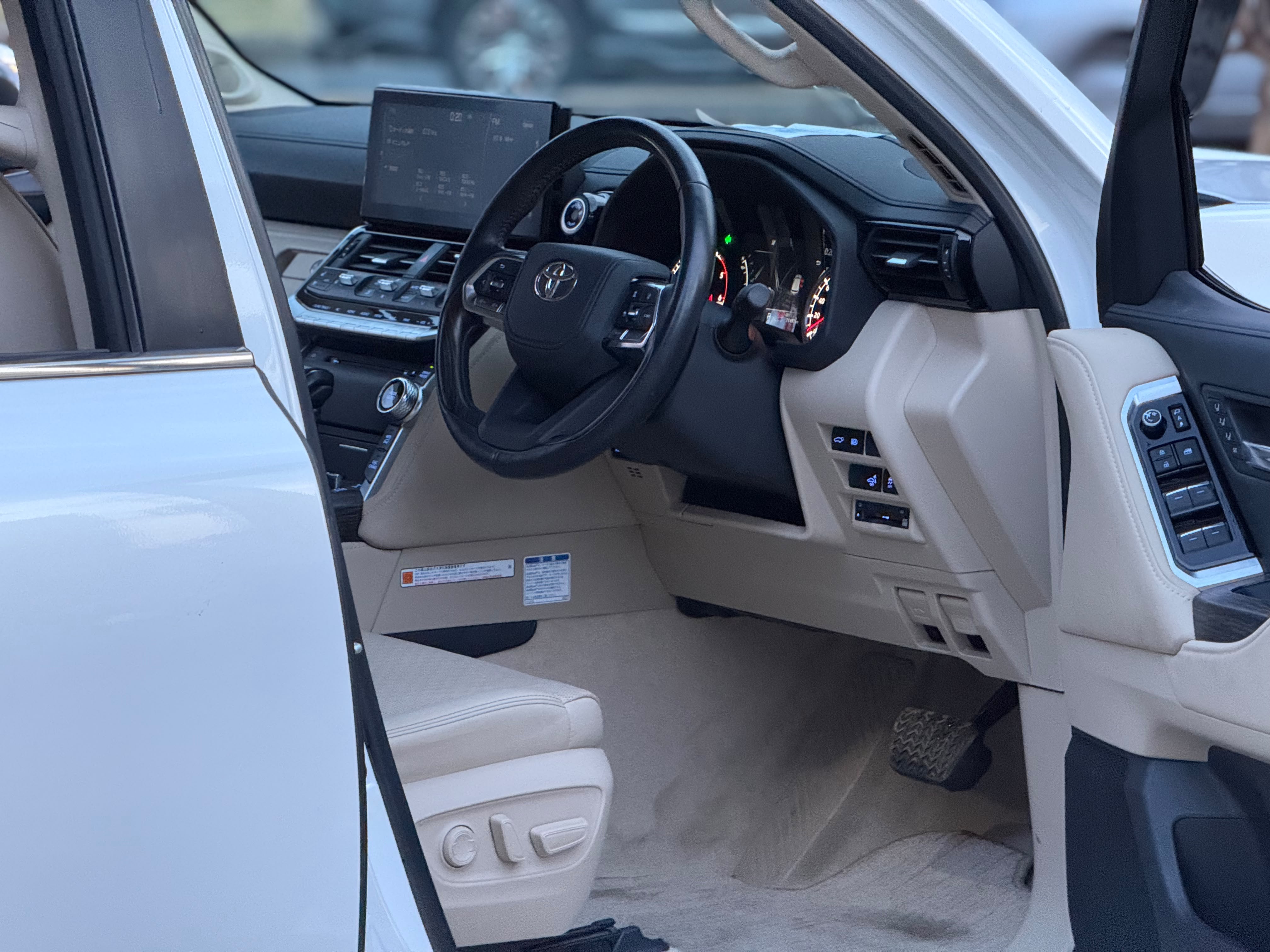 Vehicle photo 5