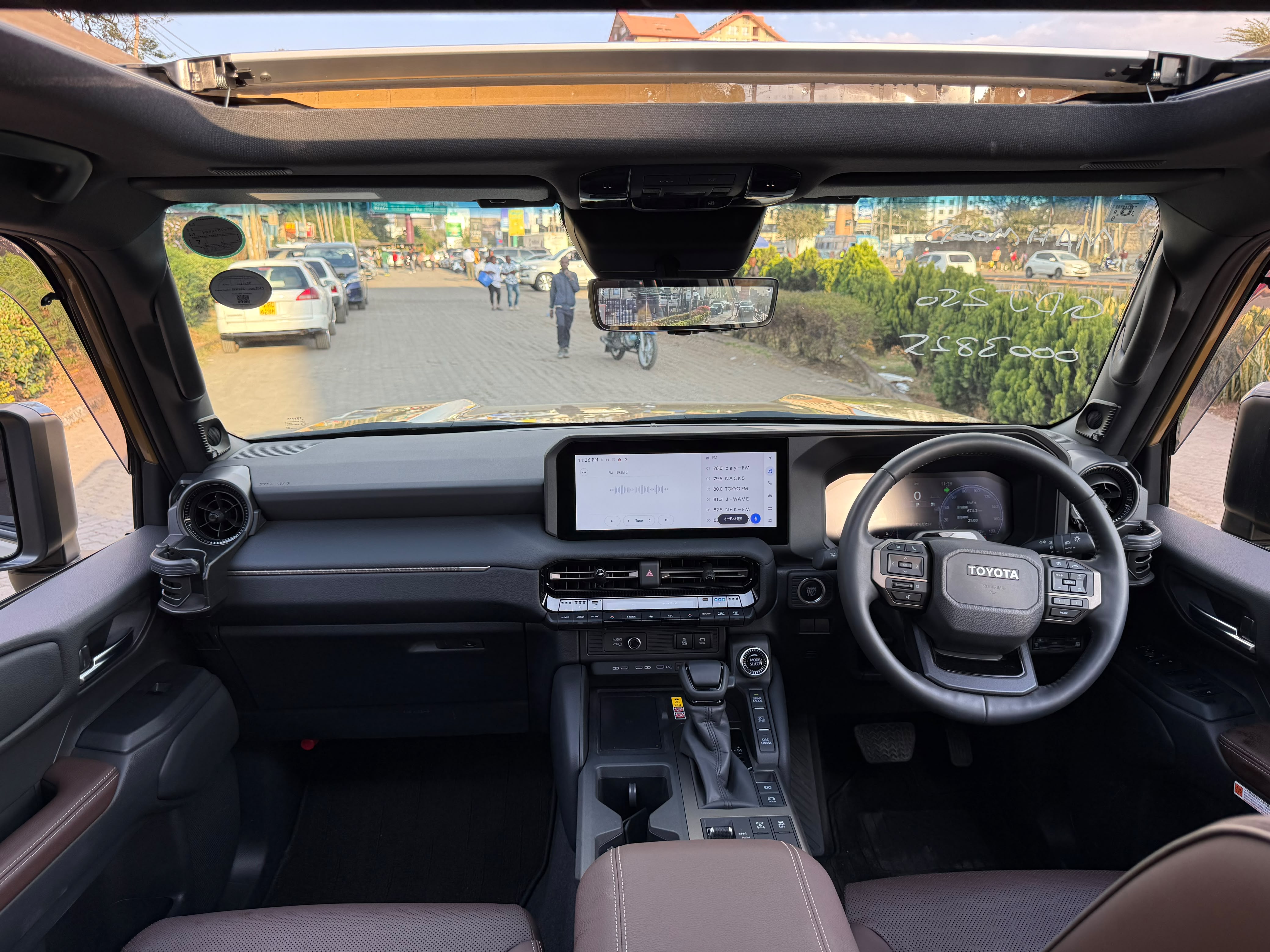 Vehicle photo 7