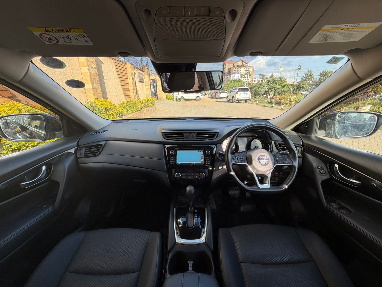 Vehicle photo 6