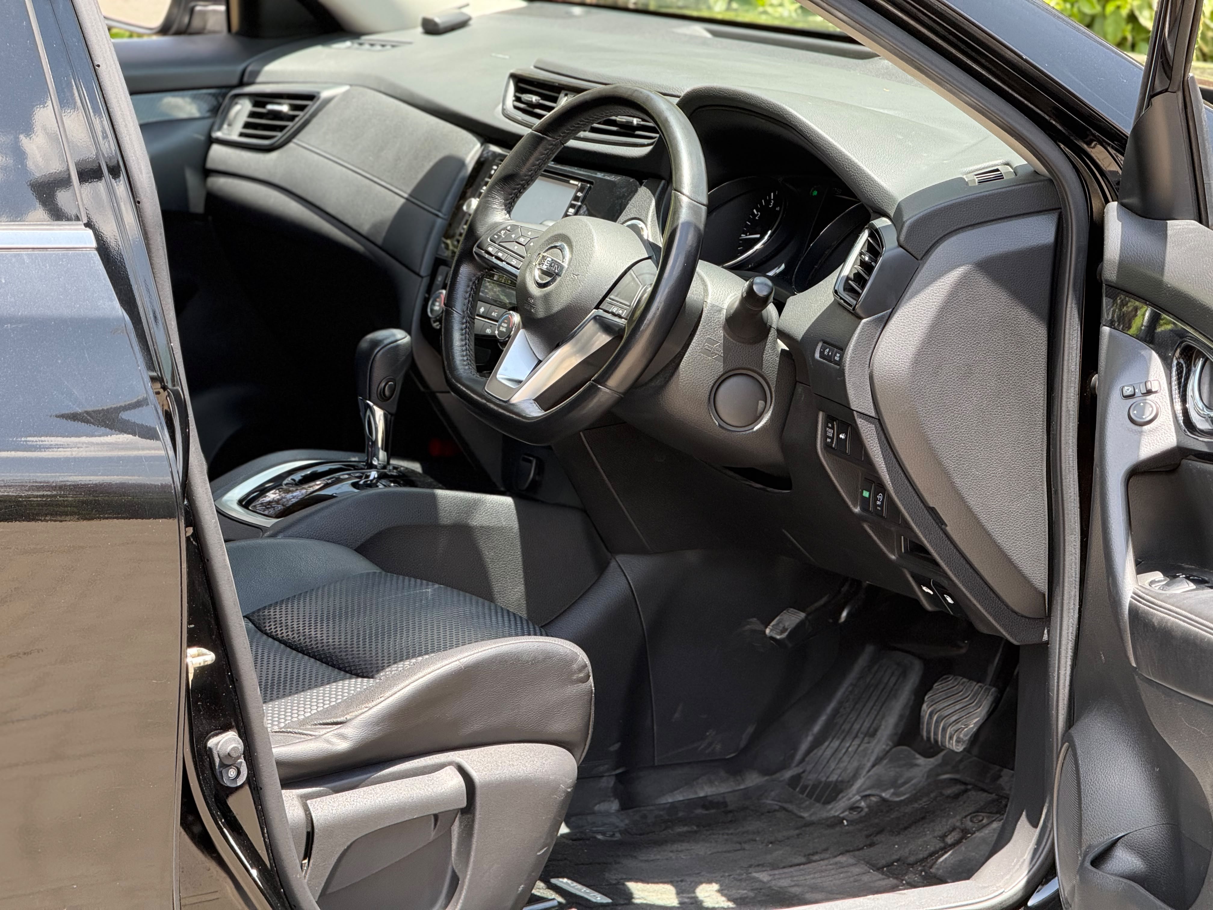 Vehicle photo 5