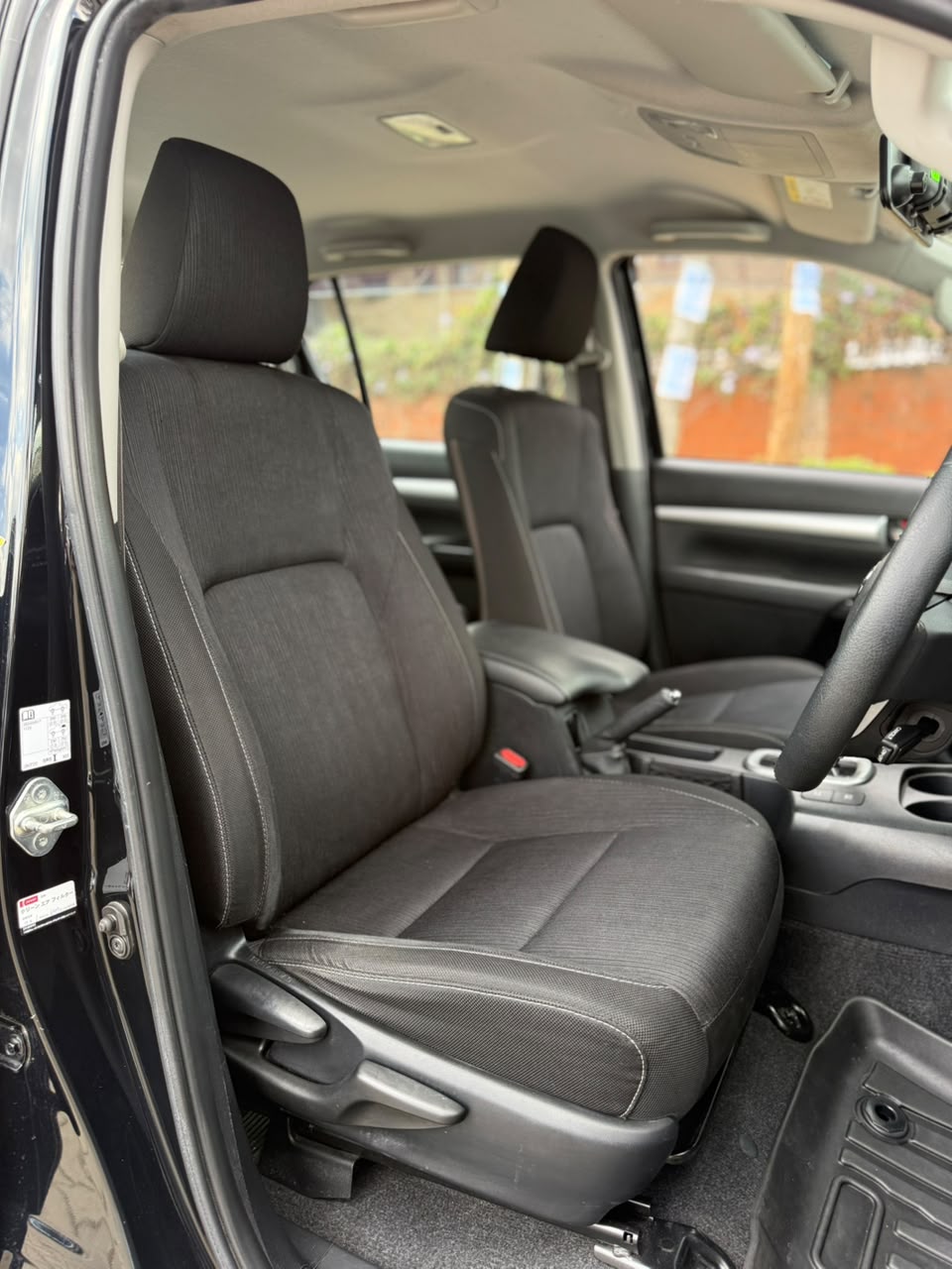 Vehicle photo 6