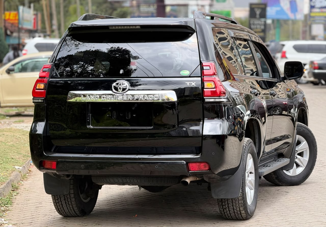 Vehicle photo 2