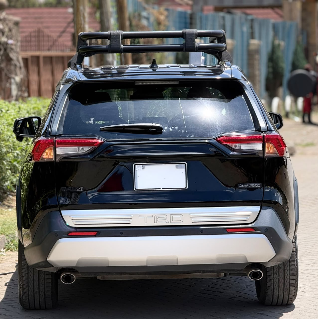 Vehicle photo 4