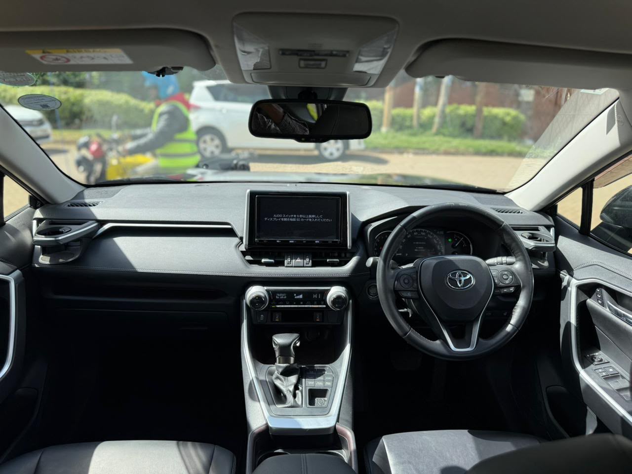 Vehicle photo 5
