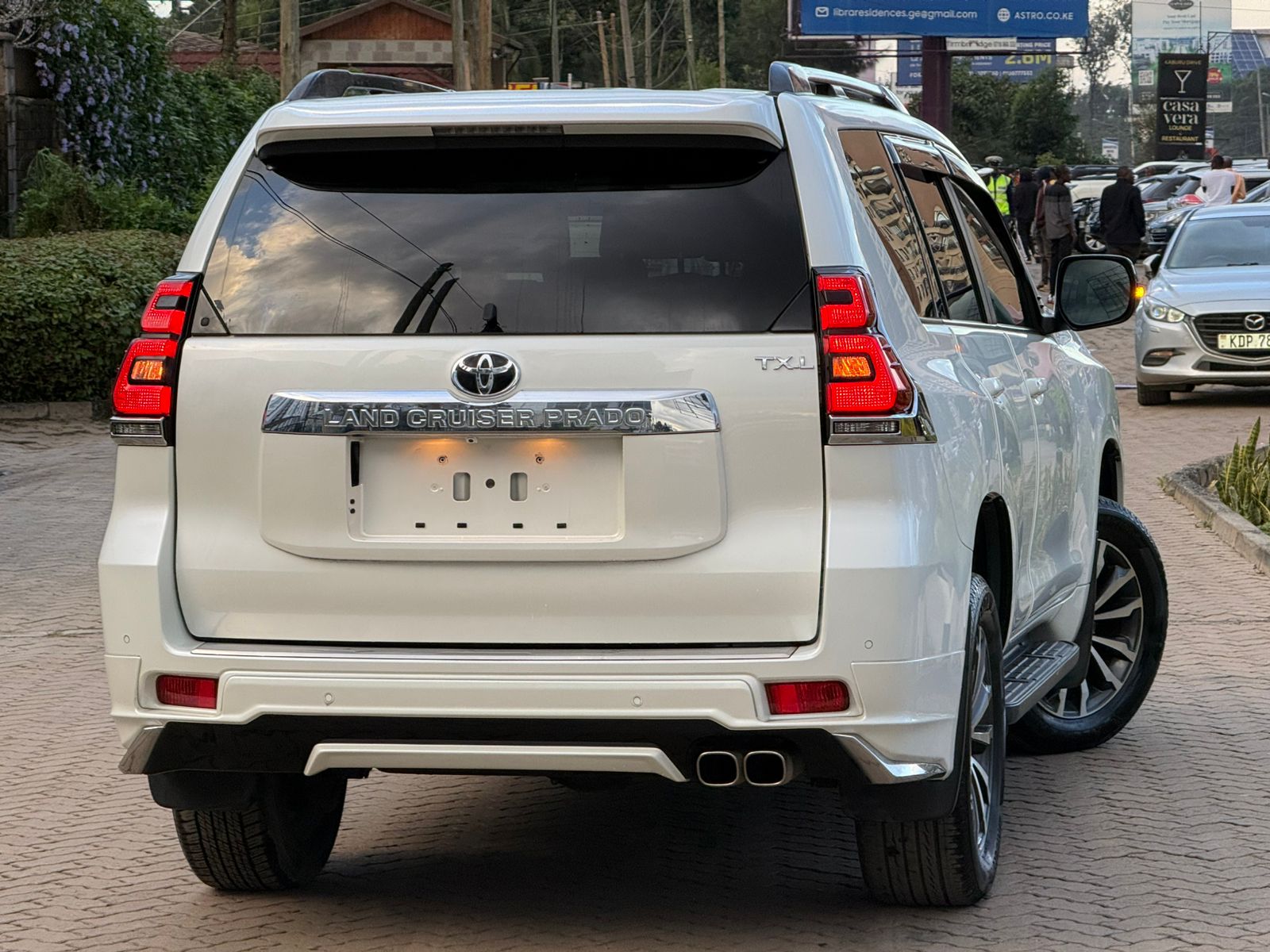 Vehicle photo 4