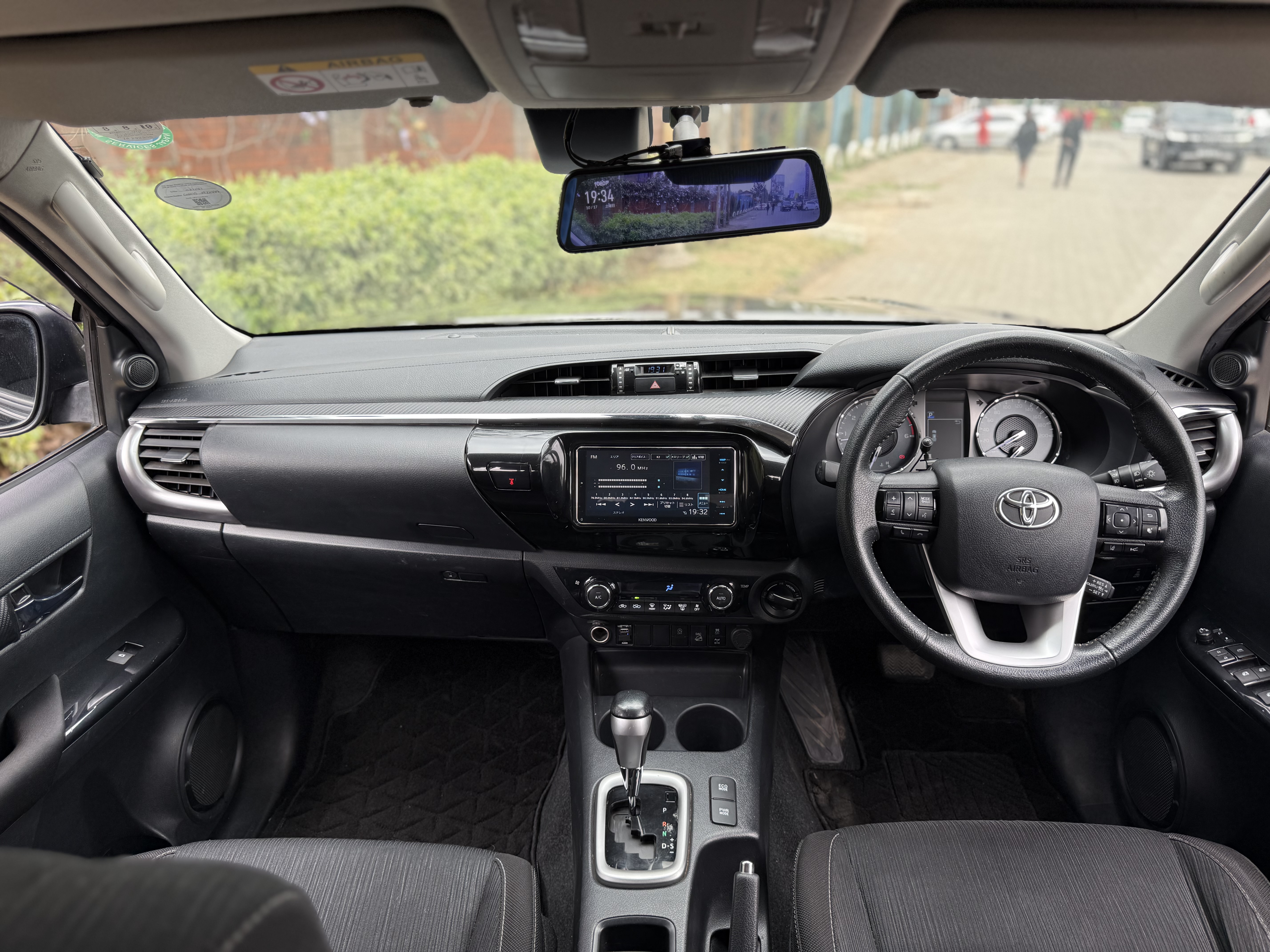 Vehicle photo 7