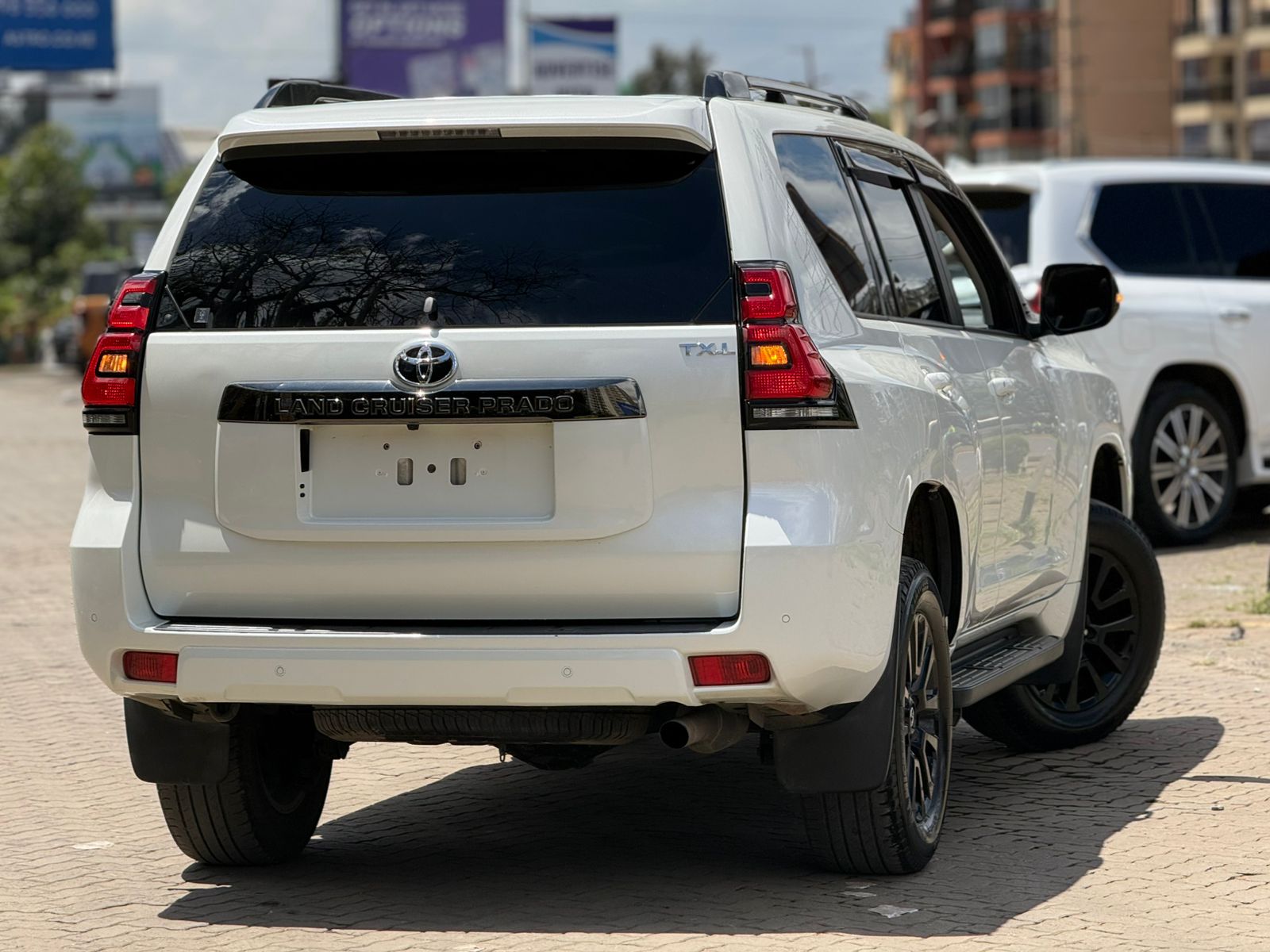 Vehicle photo 4