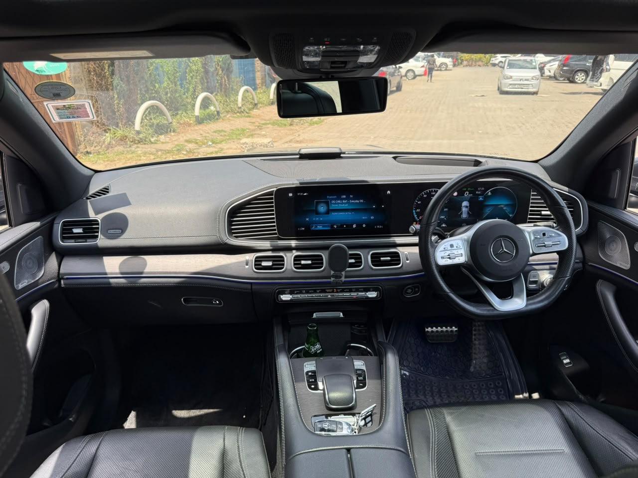 Vehicle photo 7