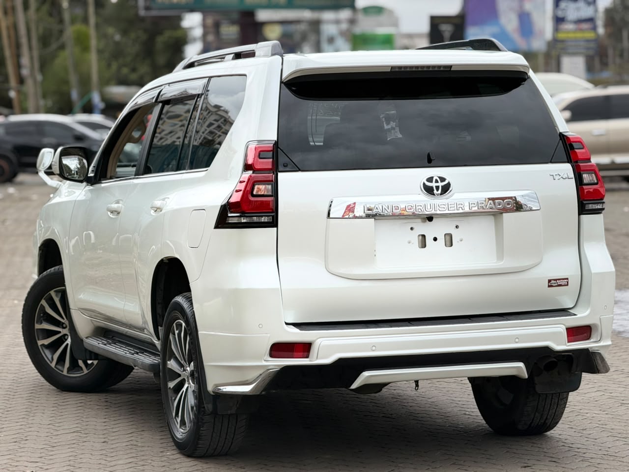 Vehicle photo 2
