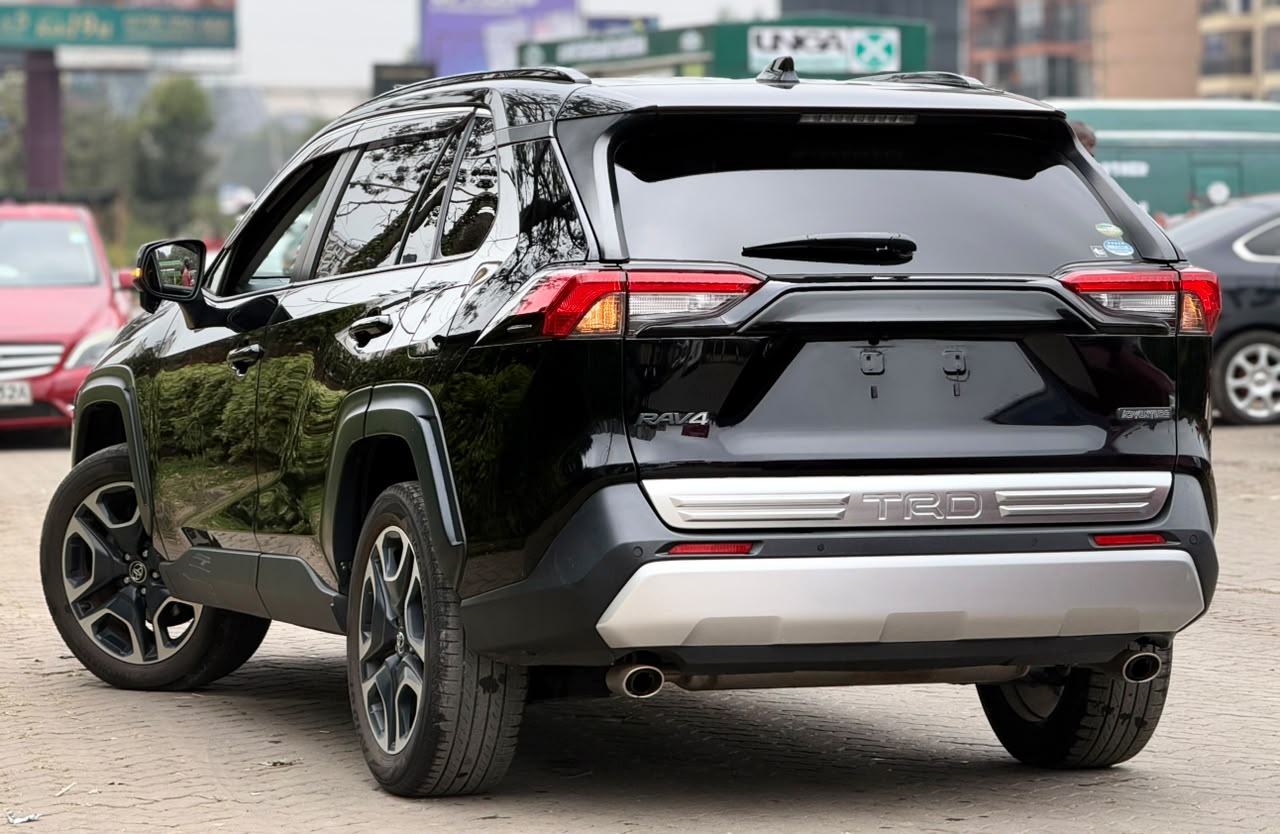 Vehicle photo 2