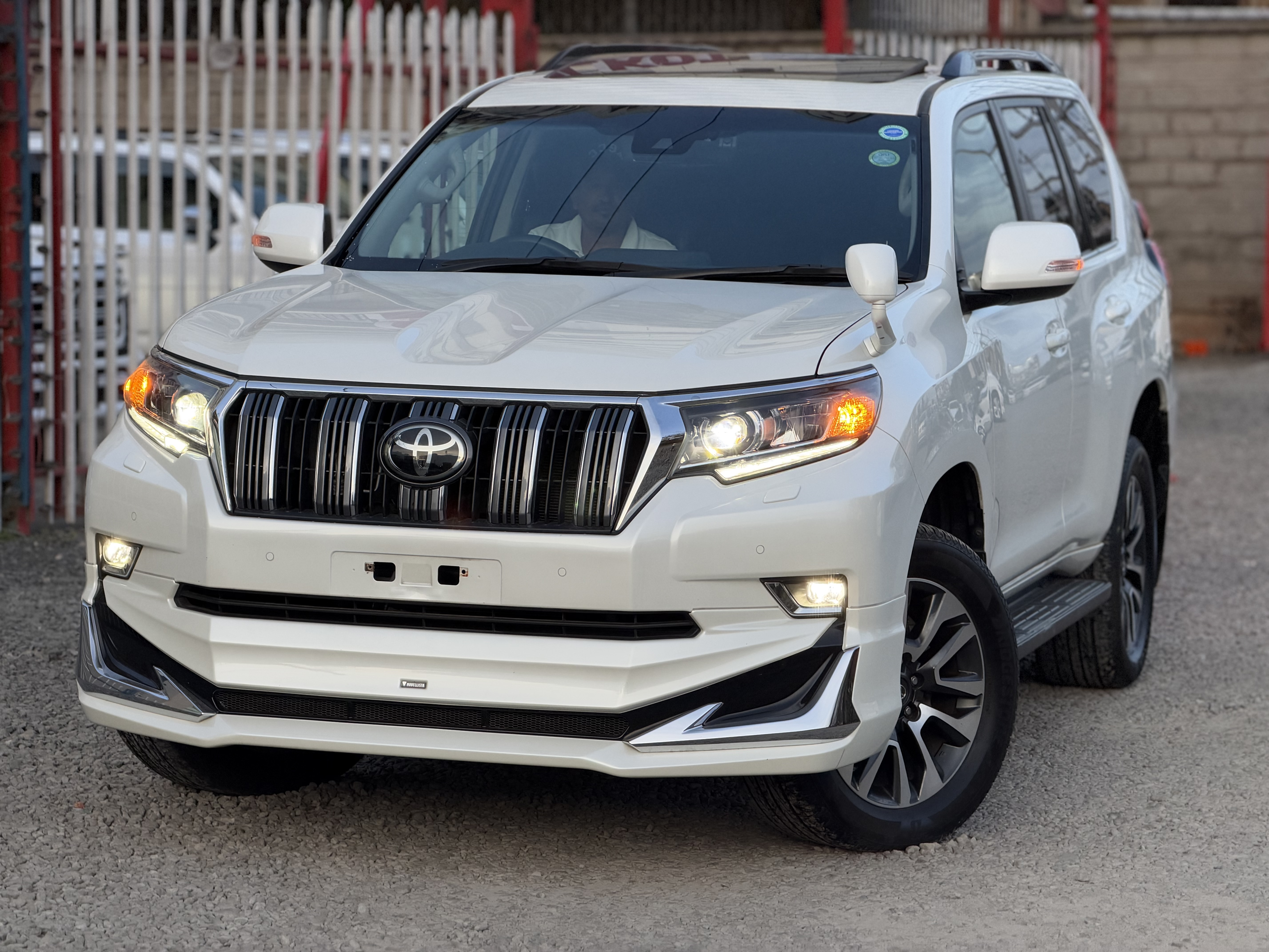 Vehicle photo 3