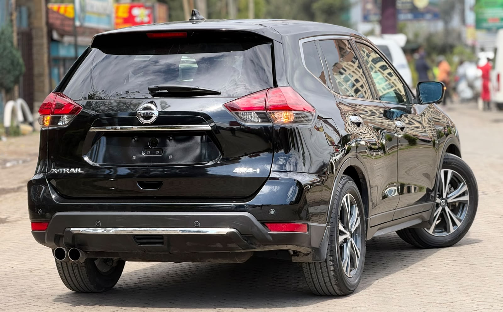 Vehicle photo 4