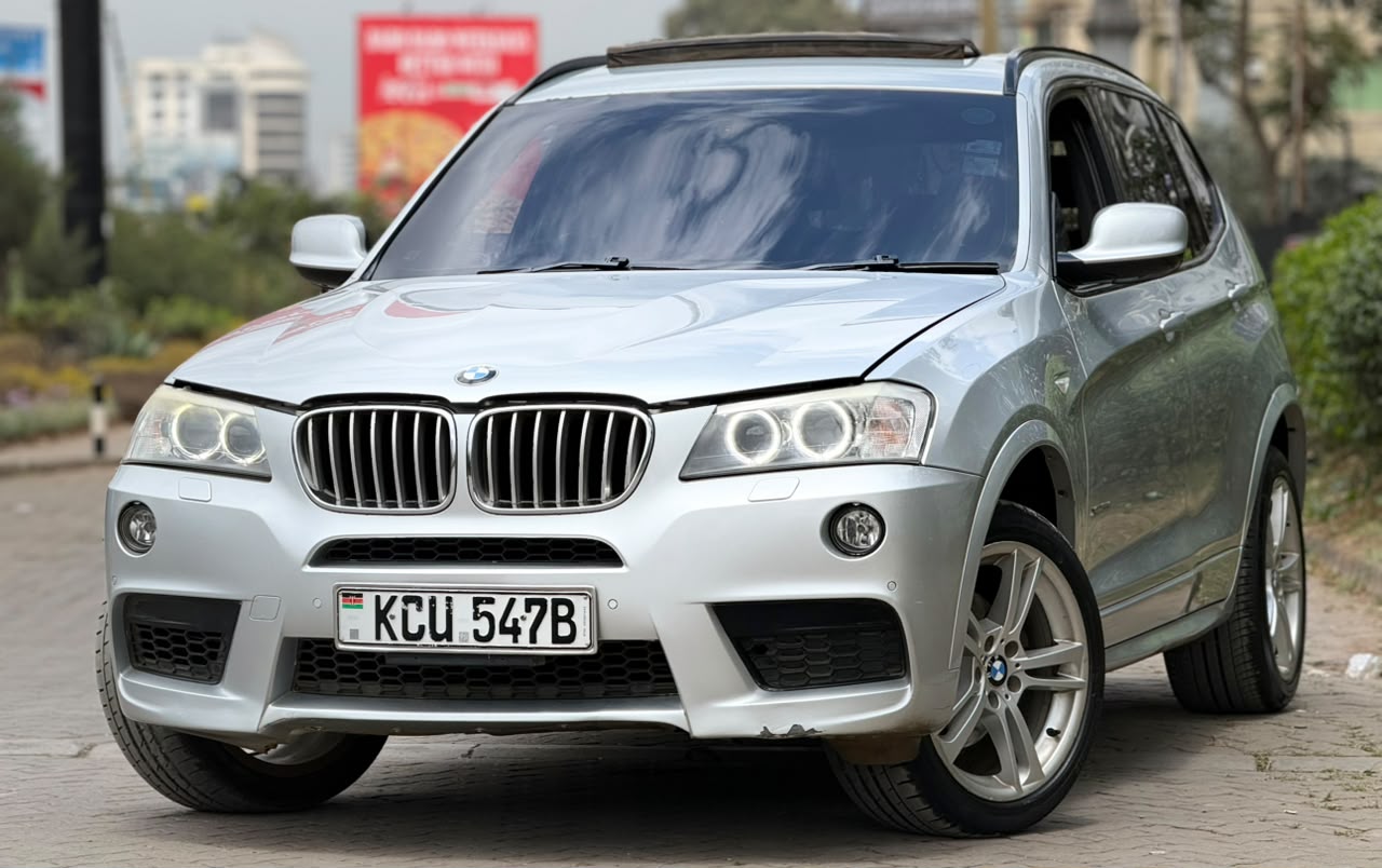 Vehicle photo 3
