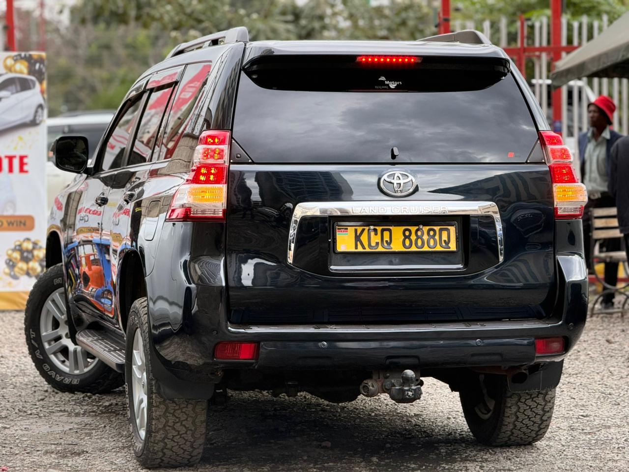 Vehicle photo 2