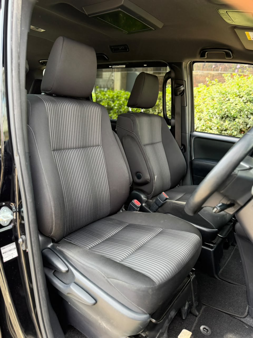 Vehicle photo 6