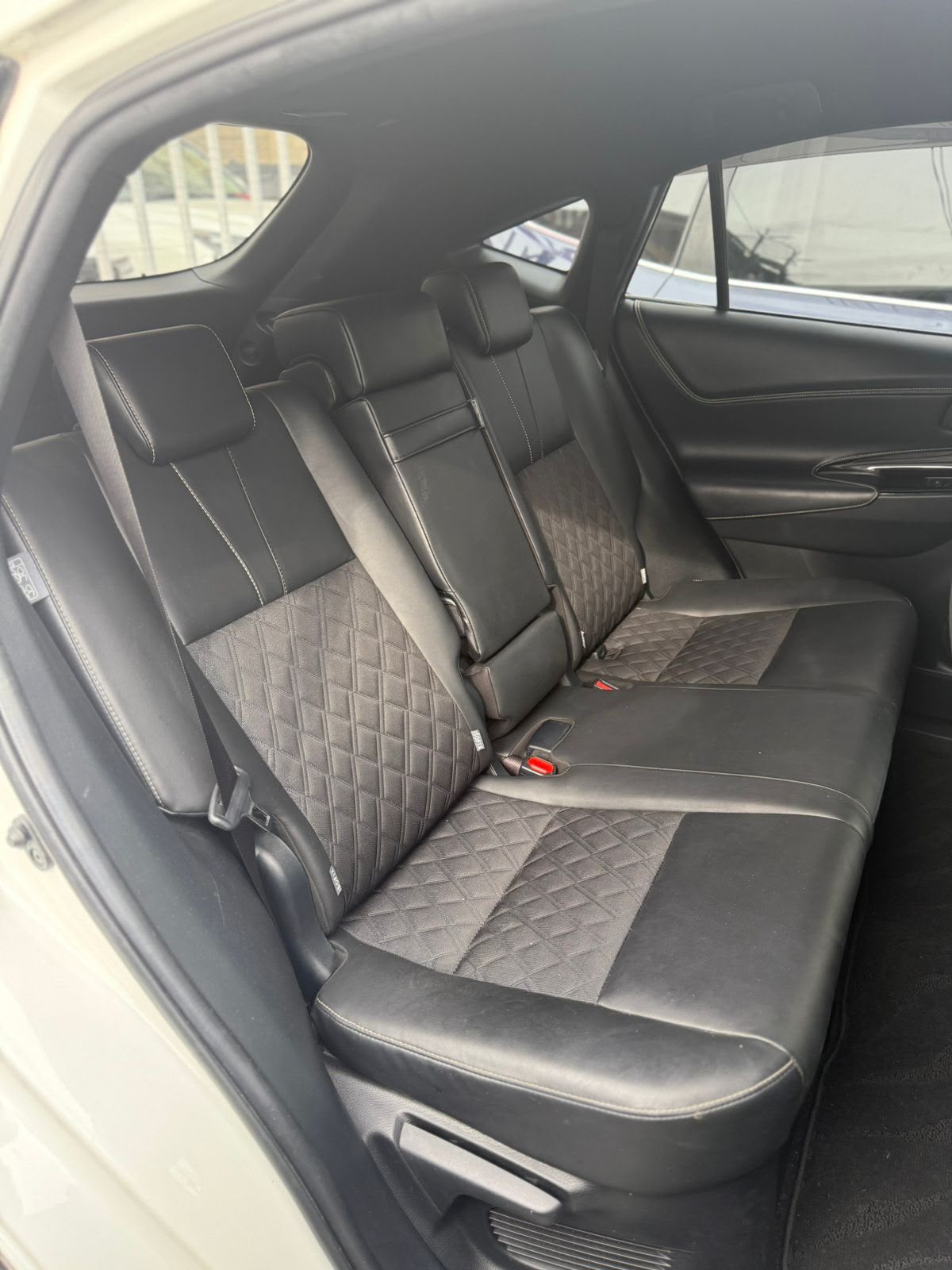 Vehicle photo 7