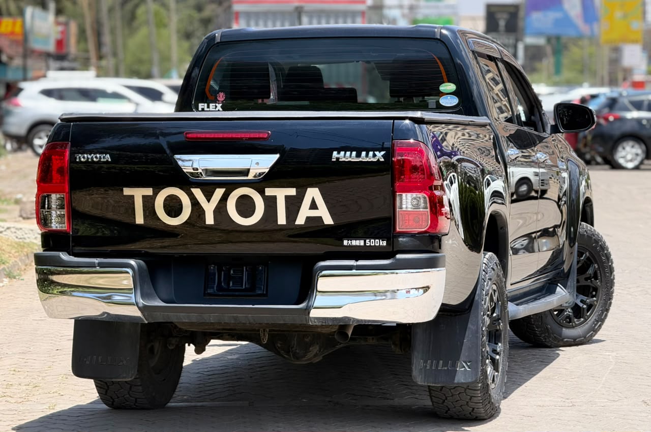 Vehicle photo 4