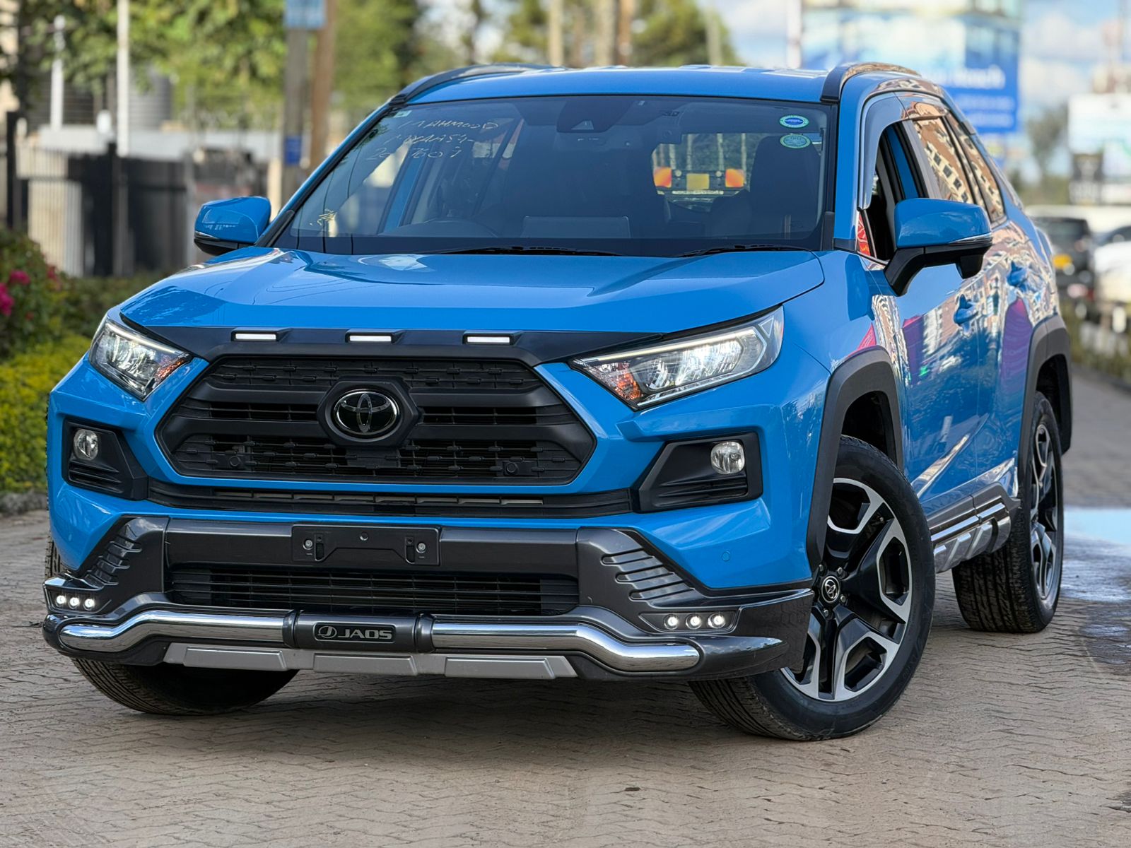 Vehicle photo 3